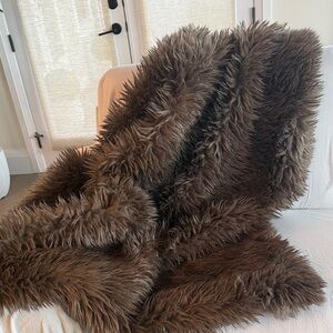 Pottery Barn Chocolate Brown Faux Fur Throw Blanket